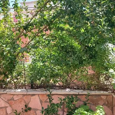 Colorful 2-bedroom House In بيت للعطل *
