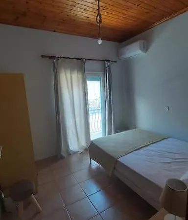بيت للعطل Colorful 2-bedroom House In جايوس