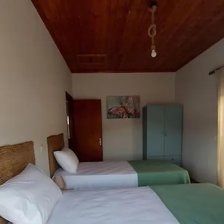 Colorful 2-bedroom House In * جايوس
