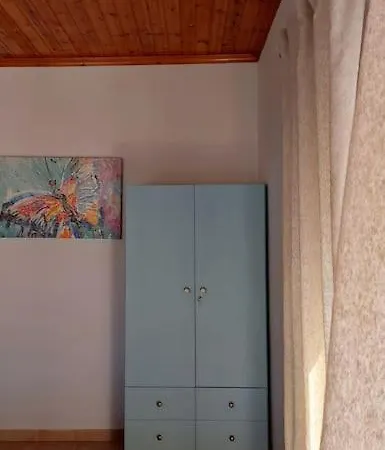 بيت للعطل Colorful 2-bedroom House In
