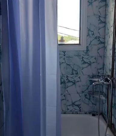 Colorful 2-bedroom House In * جايوس