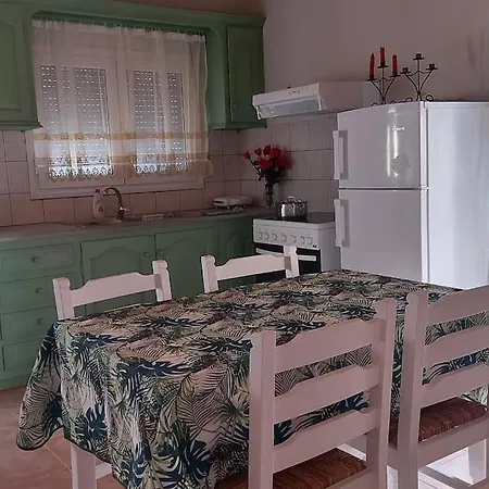 بيت للعطل Colorful 2-bedroom House In *