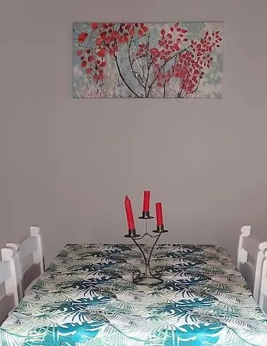Tatil Evi Colorful 2-bedroom House In *
