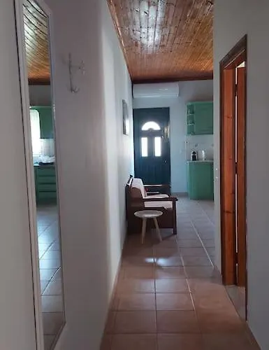 Colorful 2-bedroom House In * Gaios